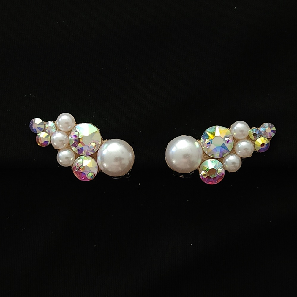 Elegant Pearl and Crystal Earrings